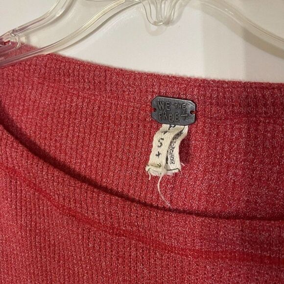 FREE PEOPLE we the free waffle knit red balloon sleeve top size Small - Picture 3 of 6